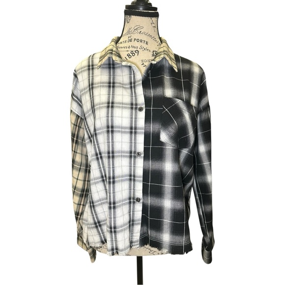 Fate Multi Block Cropped Flannel - Picture 2 of 12